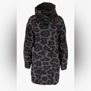 MYCRA PAC - NWT Nickel Leopard Reversible Hooded Raincoat - XL